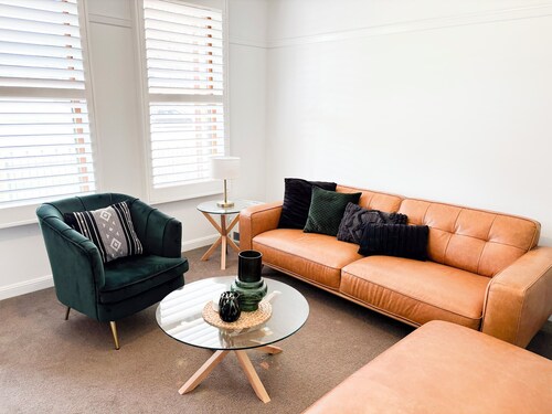 Welcome to Travers Terrace – Your Central Wagga Retreat!