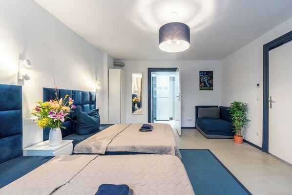 1 bedroom, travel cot, WiFi, bed sheets - Stylish Apartment 2 Bath r Bergmannkiez, Kreuzberg (Berlin)