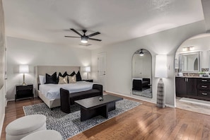 4 bedrooms, iron/ironing board, travel cot, WiFi - Parkwood Desert Oasis | Pool, Spa & Pool Table (Scottsdale)