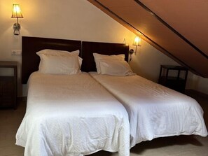 2 slaapkamers, een strijkplank/strijkijzer, gratis wifi, beddengoed