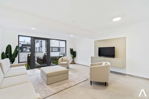 Vibrant Coliving with Comfort and Convenience