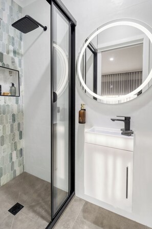 Comfort-Doppelzimmer | Badezimmer