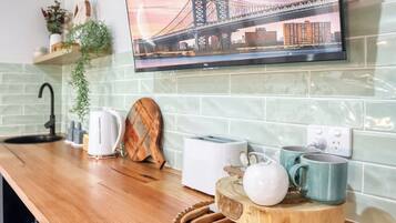 Comfort Double Room | Private kitchenette | Mini-fridge, microwave, electric kettle