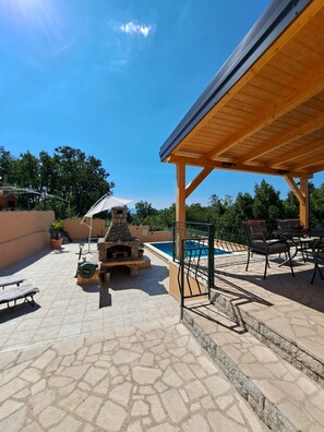 Outdoor dining - Villa Tijana with sea view and pool (Omisalj)