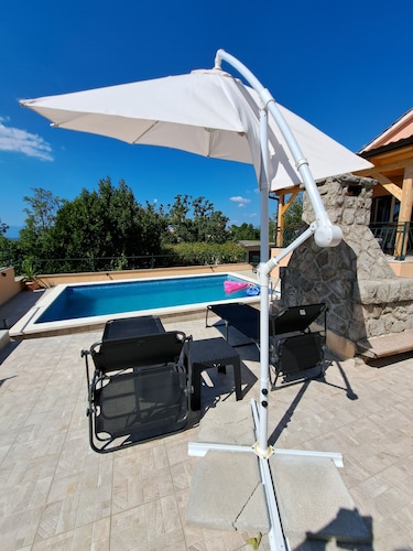 Villa Tijana mit Meerblick und Pool