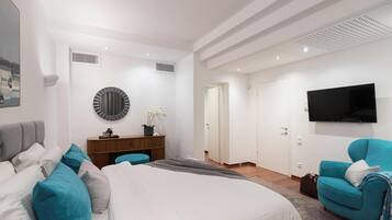 Deluxe Apartment, Garden View