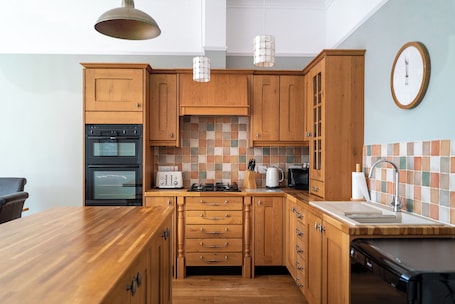 ์ํผ๋ฆฌ์ด ์ํํธ, ์นจ์ค 2๊ฐ, ์ฃผ๋ฐฉ, ์ ์ ์ ๋ง | ์ ์ฉ ์ฃผ๋ฐฉ | ์ ์๋ ์ธ์ง, ์ค๋ธ, ์ฟกํ, ์๊ธฐ ์ธ์ฒ๊ธฐ