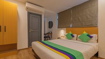 Standard Room | Individually furnished, desk, blackout drapes, soundproofing