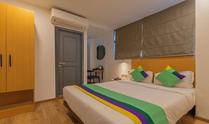 Quarto standard | Individualmente mobiliados, escrivaninha, cortinas blackout