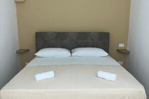 1 quarto, Wi-Fi de cortesia, roupa de cama