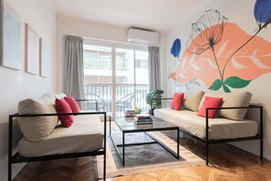 Televisión, oficina