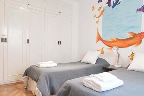4 chambres, bureau, fer et planche à repasser, Wi-Fi