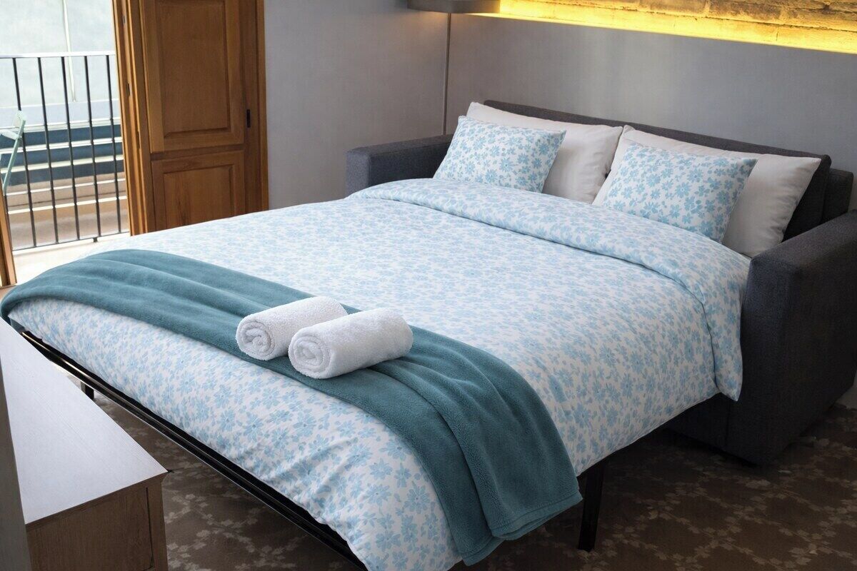 2 dormitorios, tabla de planchar con plancha, wifi y ropa de cama