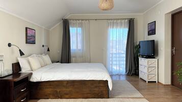 Double Room, Balcony | Free WiFi