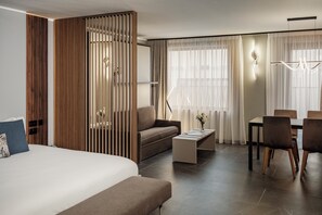 1 bedroom, in-room safe, laptop workspace, soundproofing