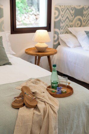 3 bedrooms, iron/ironing board, WiFi, bed sheets - Charming family farm. (Ruberts)