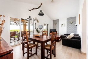 Dining - Theleme (Cap d´Artruix)