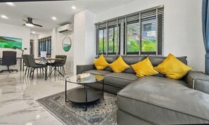 Villa, 3 Bedrooms, Accessible, Balcony | Living room
