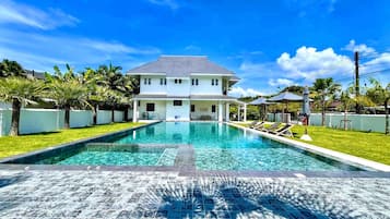 Kolam renang terbuka