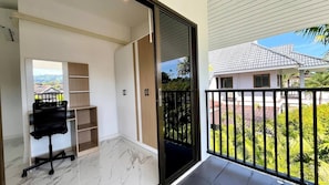 Apartment, 3 Bedrooms, Accessible, Balcony | Interior