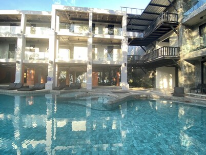 Khaolak 16 Meters-pool Villa With 3 Bedrooms 3 Bathrooms-kokotel Montana Hotel