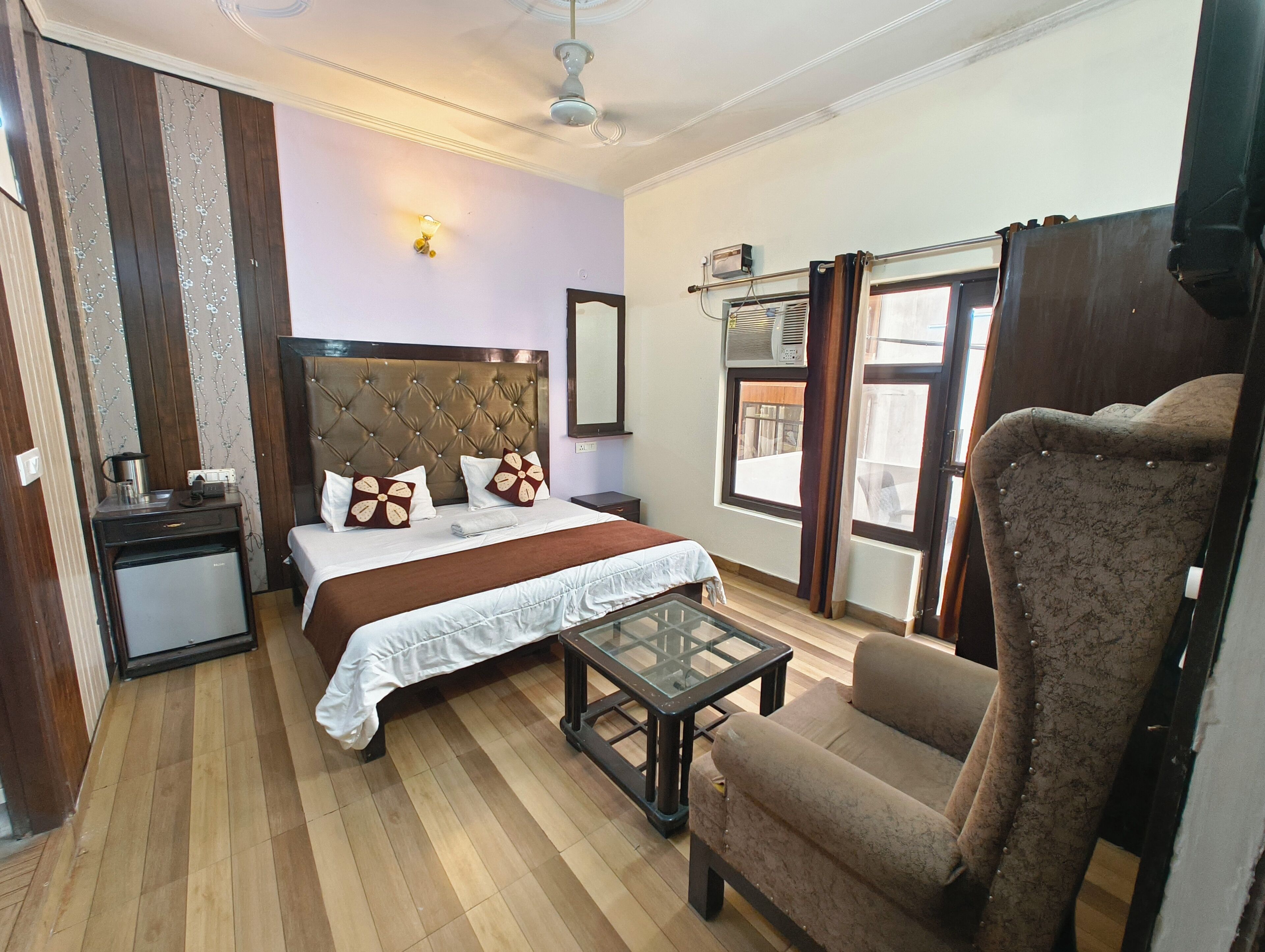 Premium bedding, soundproofing, bed sheets