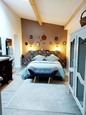 4 bedrooms, free WiFi