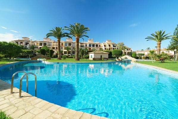House | Pool