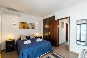 2 Schlafzimmer, Zimmersafe, Bügeleisen/Bügelbrett, WLAN