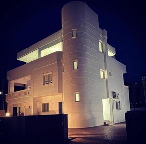 公寓 | 2 多间卧室、办公桌、隔音