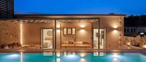 Villa | 2 bedrooms, desk, soundproofing