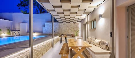 Villa | 2 bedrooms, desk, soundproofing