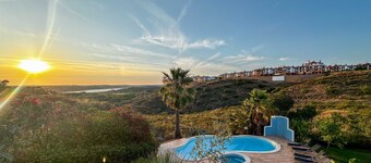 Villa Nosredna 5 Bedroom & Pool LES01