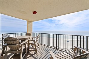 Signature Condo, 2 Bedrooms, Kitchen, Beach View | Balcony - Phoenix V 910 (Orange Beach)