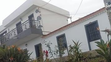 تفاصيل الفندق من الخارج