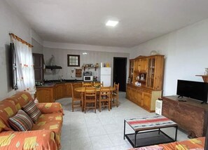 House, 2 Bedrooms, Smoking, Balcony | Interior