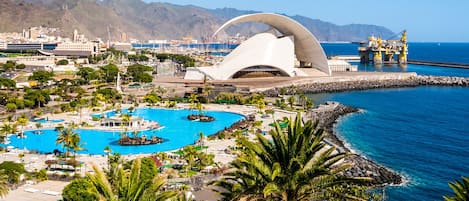 Casa, 2 quartos, para fumantes, sacada | Piscina