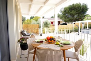 Porch - Apartments In Villa Selva Locorotondo (Fasano)