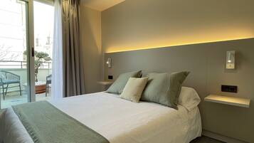 Deluxe Double Room, City View | Desk, laptop workspace