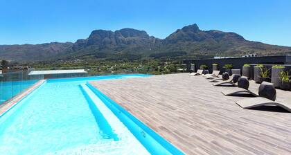 Newlands Peak Studio Apartment