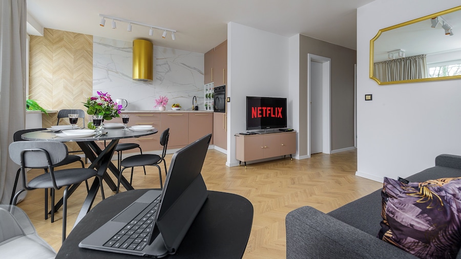 Lumina spacious apartment in Warsaw