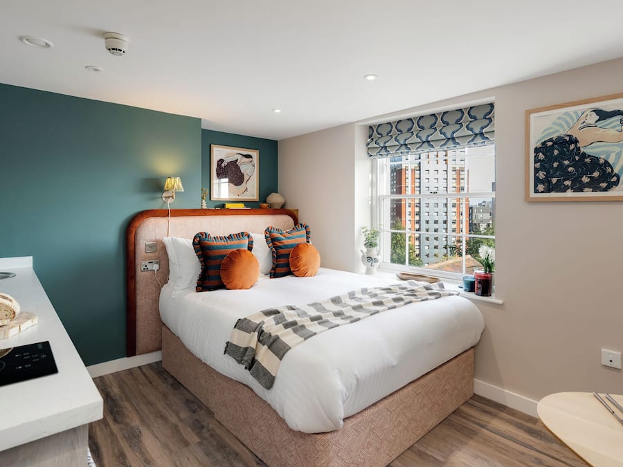 Comfort Studio | Laptop workspace, iron/ironing board, free WiFi, bed sheets