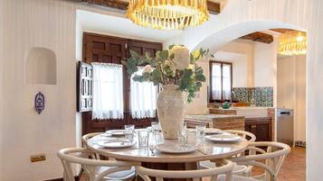 House (3 Bedrooms) | Living room | TV