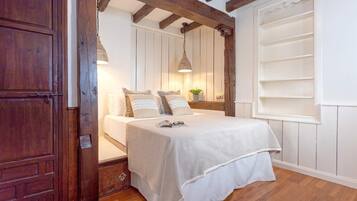 House (3 Bedrooms) | 3 bedrooms, individually furnished, iron/ironing board