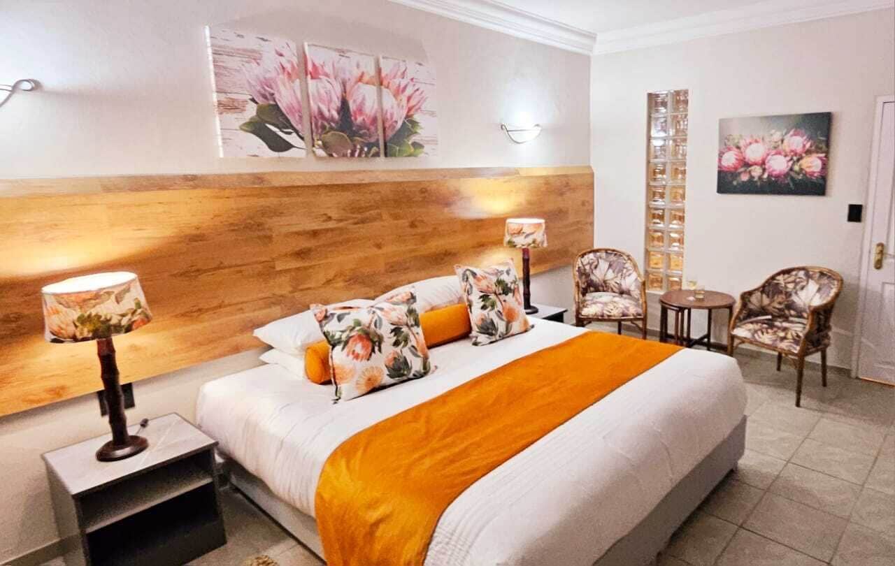 Quarto luxo, vista para a montanha | Espaço de trabalho para notebook, ferros/tábuas de passar roupa