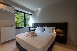 3 camere, una scrivania, ferro/asse da stiro, culla da viaggio