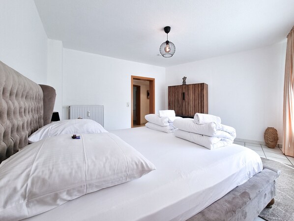 2 bedrooms, bed sheets