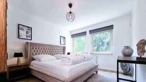 Room - Alpha Apartments: 1-Bedroom, Minutes to the Centre (Essen)
