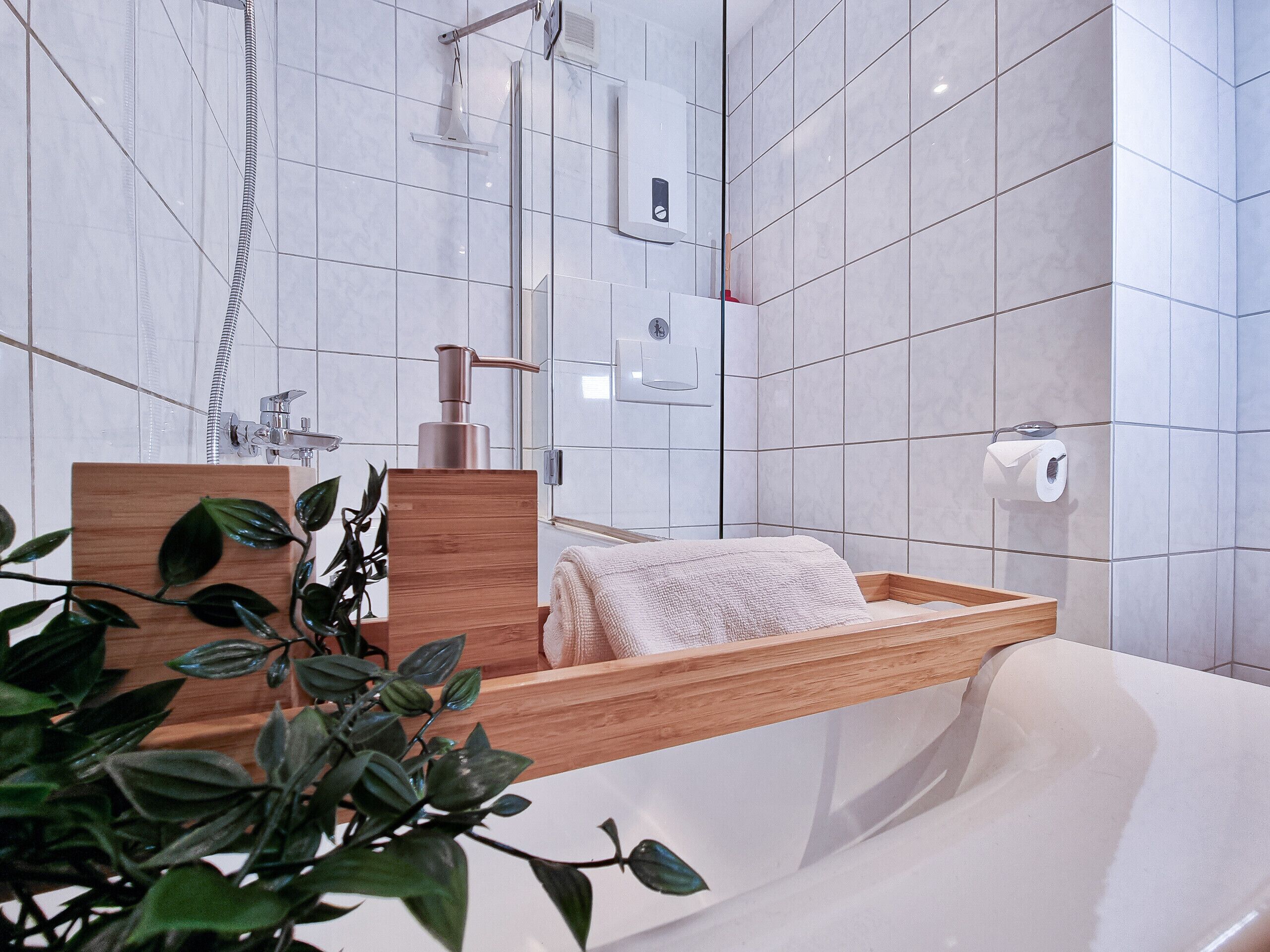Haartrockner, Handtücher, Toilettenpapier
