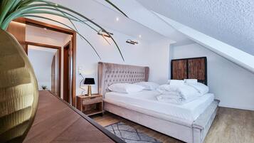 2 bedrooms, iron/ironing board, bed sheets